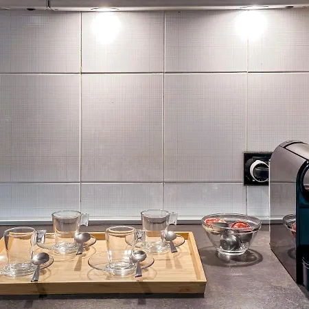 Private Parking A Due Passi Dalla Stazione